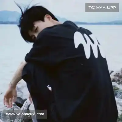 费冕靖